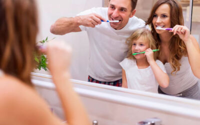 Escove os dentes ao menos duas vezes por dia